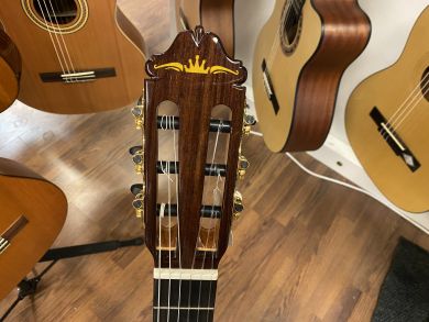 Esteve Gipsykings SP nylonkielinen mikitetty kitara, musta