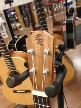 Baton Rouge V2-T Sun tenori ukulele