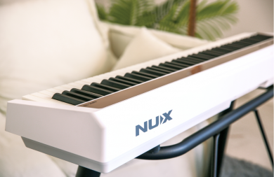 NUX NPK-10 digitaalipiano valkoinen